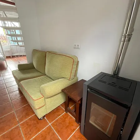 Gulpiyuri Llanes بيت شباب *