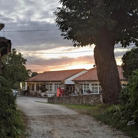 Gulpiyuri Llanes بيت شباب Villahormes